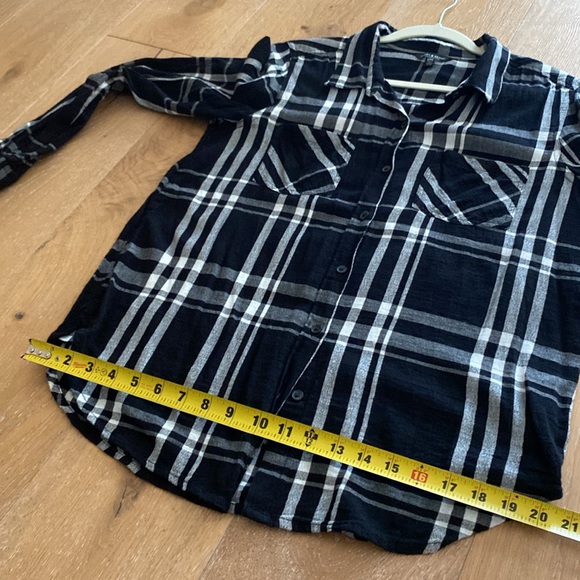 LUCKY BRAND 🍀 lightweight Black & White Plaid button down (M) LIKE NEW! - Picture 12 of 13